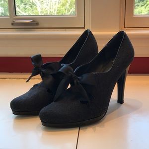 Stuart Weitzman Grey Bow Tie Heels